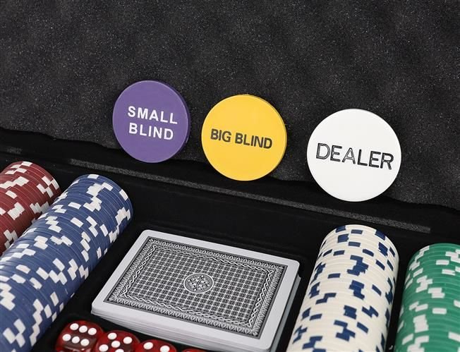 Set de Poker cu 300 de jetoane Include 2 seturi de carti 5 zaruri servieta de aluminiu [6]