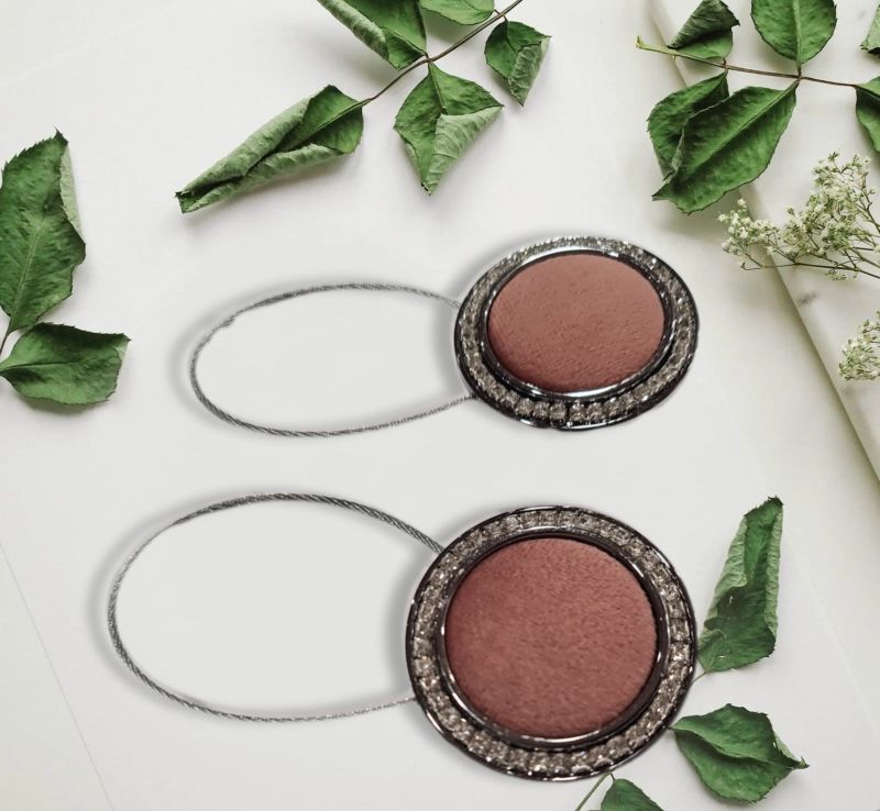 Magnet decorativ Velvet Rose cu snur pentru prinderea perdelelor si draperiilor, roz pudra, metalic
