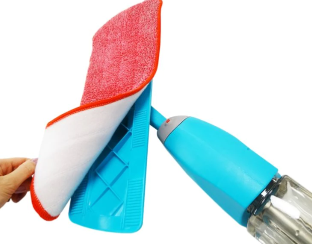 Set Mop Plat cu Pulverizare SUPER TRENDS®, Rezervor Detasabil, Maner Extensibil + 3 x Laveta Microfibra Reutilizabila, Rosu [3]