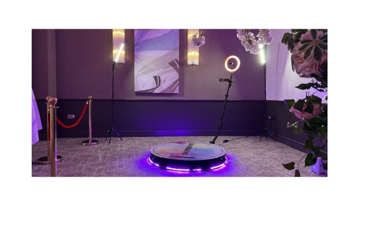 Platforma foto-video rotunda, At Performance, Selfie 360, brat rotativ, led RGB, pentru evenimente, diametru 100cm - Platforme foto-video - atMag.ro Platforma foto-video rotunda, At Performance, Selfie 360, brat rotativ, led RGB, pentru evenimente, diametru 100cm - Platforme foto-video - atMag.ro