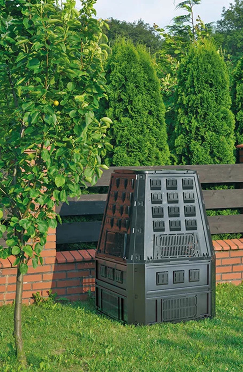 Compostor de gradina, capacitate 850 l, negru, demontabil, 910x900x1345 mm [1]