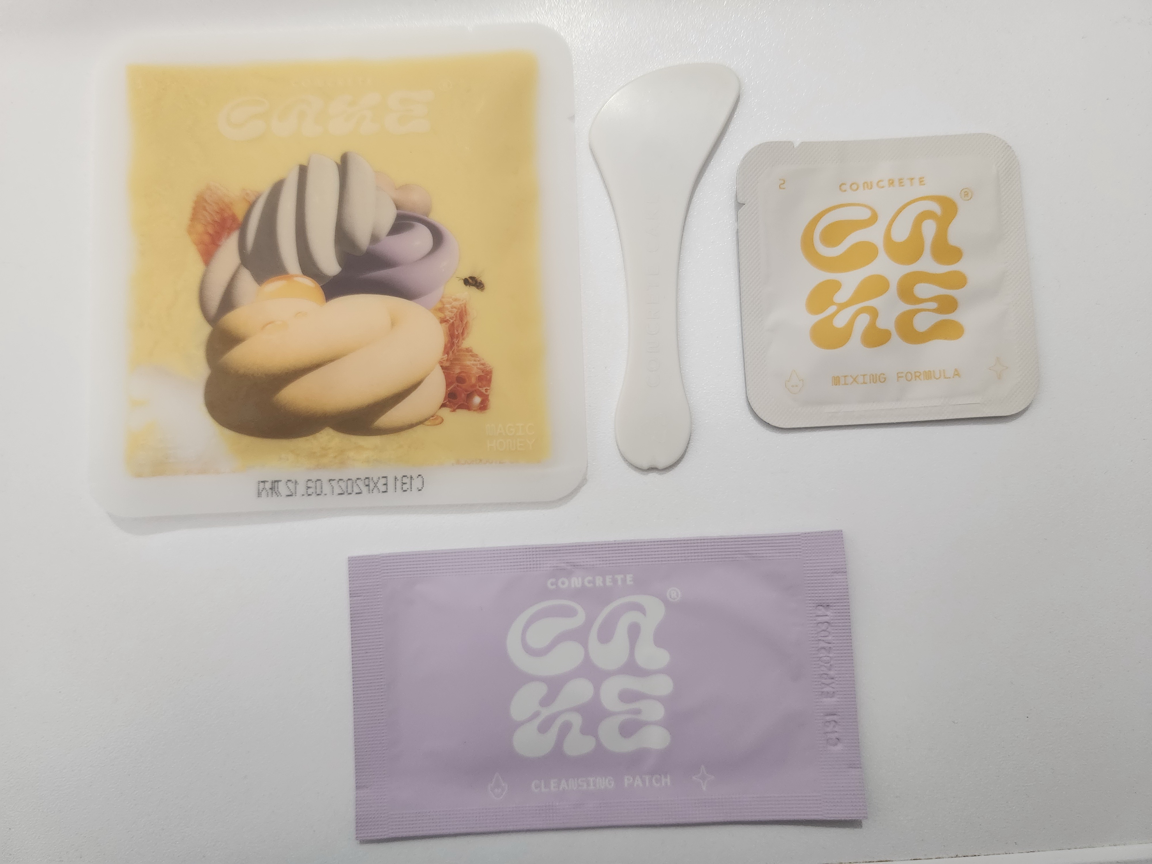 Masca coreeana pentru ten Concrete Cake Magic Honey - cu miere de Manuka, propolis si laptisor de matca, efect exfoliant, anti-aging, fermitate si micsorare a porilor [1]